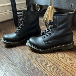 Women’s size 9 Dr. Martens 1460 boots